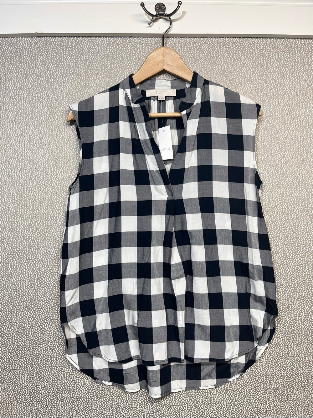 🆕 XS Ann Taylor LOFT Navy & White Gingham Sleeveless V-Neck TopNWT